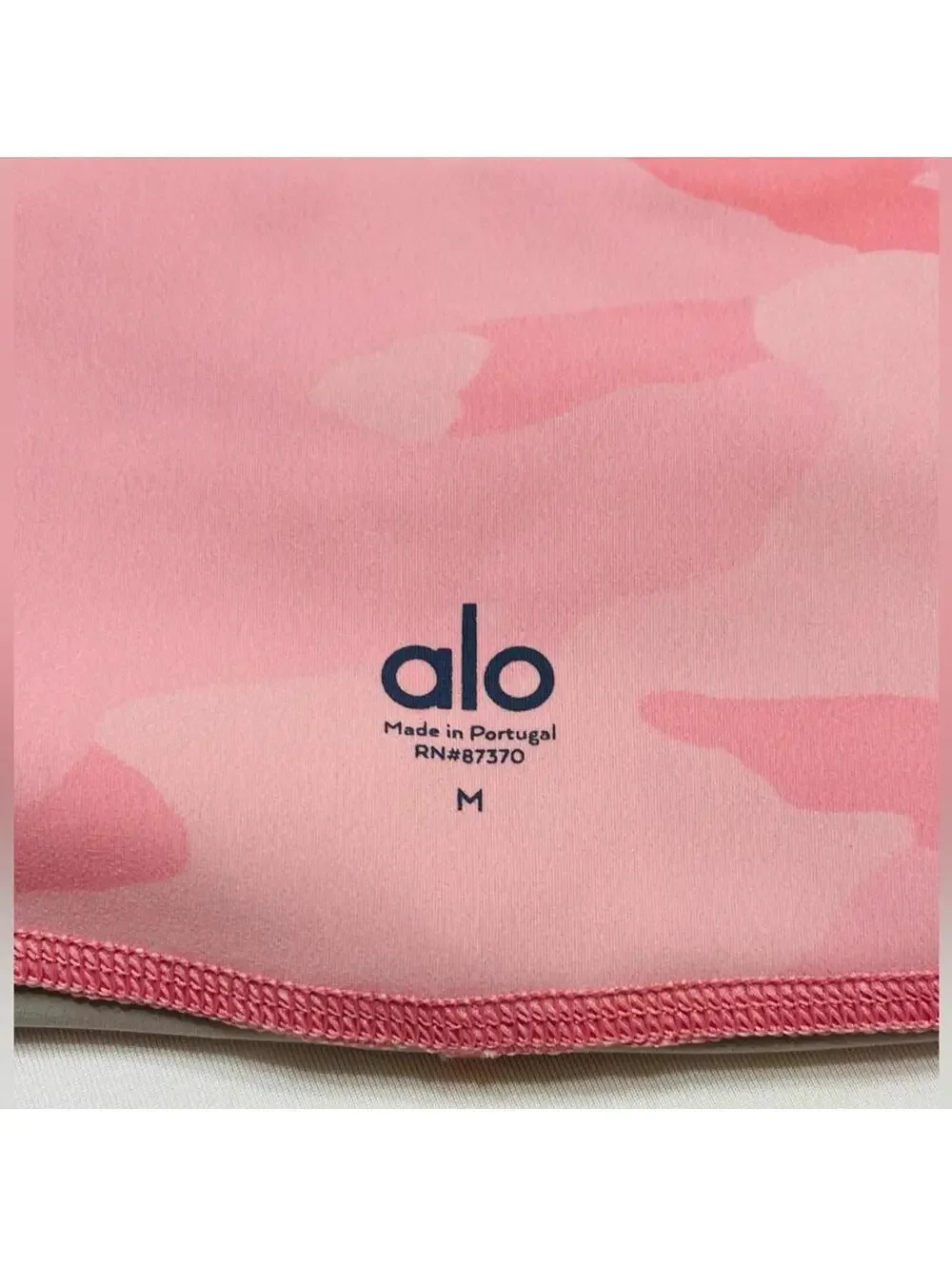 ALO‎ Yoga Pink Camo Leggings